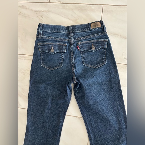 Levi’s Perfectly Slimming Bootcut 512 Jeans - Picture 4 of 6